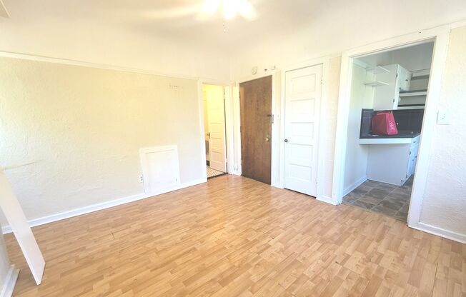 Studio, 1 bath, $775, Unit 22
