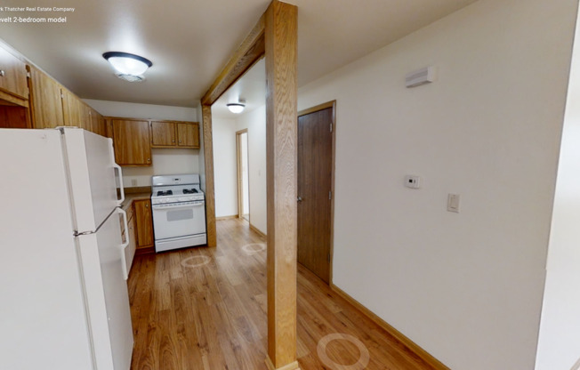 2 beds, 1 bath, $985, Unit 215-10