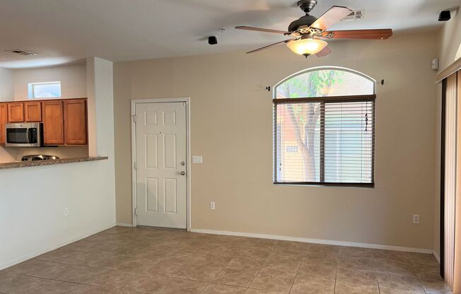 3 beds, 2.5 baths, $1,985, Unit UNIT 1045