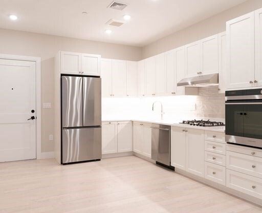 1 bed, 1 bath, 635 sqft, $3,250, Unit 202