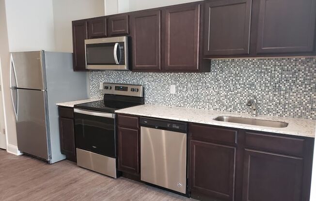 Studio, 1 bath, 621 sqft, $1,500, Unit 204