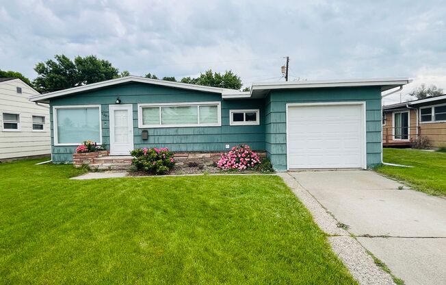 3 bedroom home centrally located!