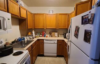 1 bed, 1 bath, $750, Unit 4-2ndF