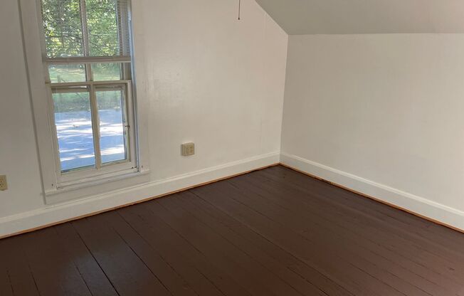 2 beds, 1 bath, $750