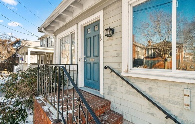 153 VASSALL ST
