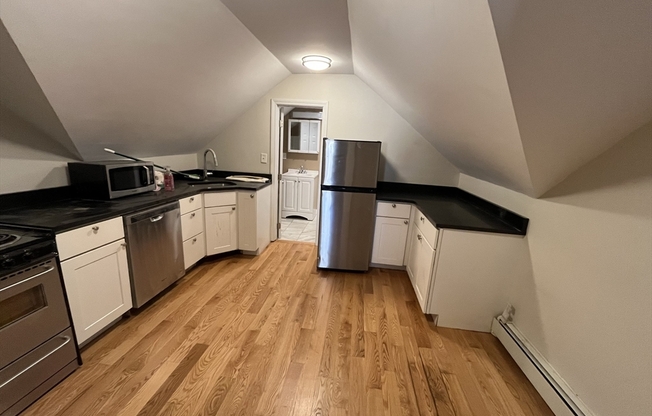 362 W 4 ST