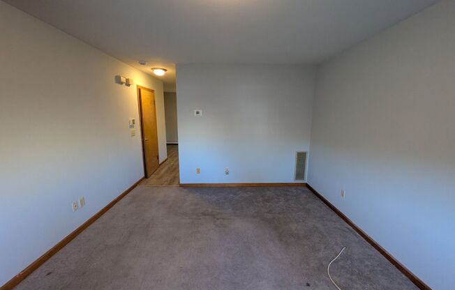 2 beds, 1.5 baths, 1,500 sqft, $2,000, Unit Townhouse - 998-16