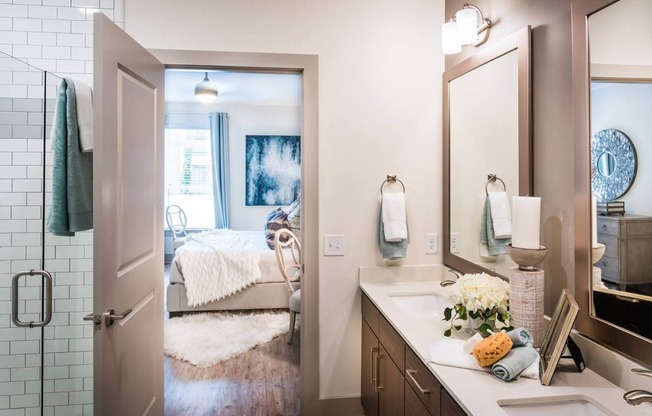 Spacious Bedrooms With en Suite Bathrooms at Windsor Parkview, Chamblee, 30341