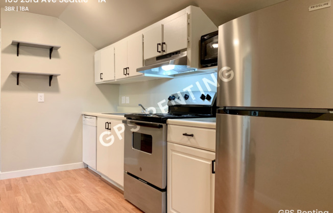 3 beds, 1 bath, $1,995, Unit 1A