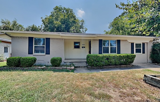 1002 NOBLE AVE