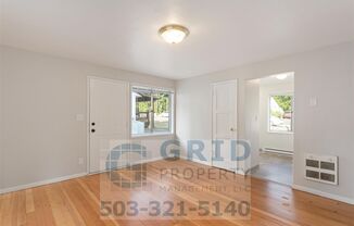 Charming 2BR House with Garage & Private Patio in Vancouver!