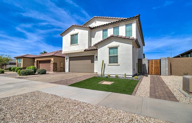 Gorgeous 5 Bedroom + 3 Bathroom + 2 Car Garage + Private Pool + Putting Green in Goodyear!