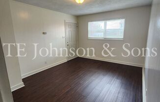 2 beds, 1 bath, $725, Unit 1137 B N Cameron Ave