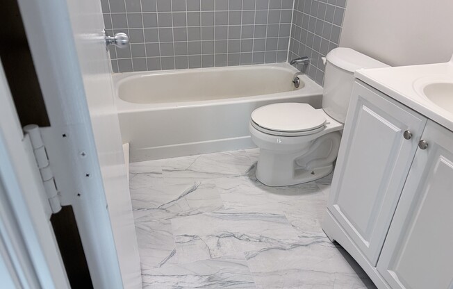 2 beds, 1 bath, 760 sqft, $2,300, Unit 605