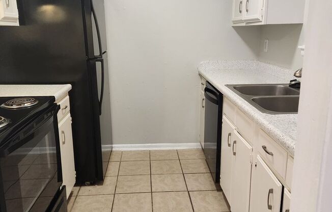 2 beds, 1 bath, 873 sqft, $1,120, Unit 01-0116