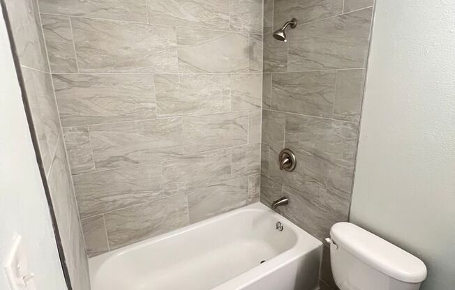2 beds, 1.5 baths, 800 sqft, $1,700, Unit 242