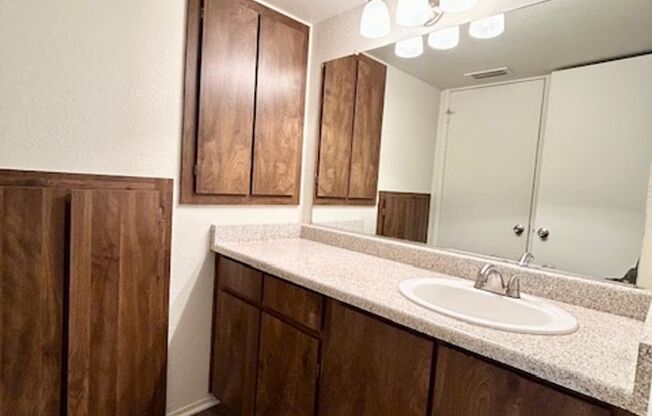 1 bed, 1 bath, 700 sqft, $1,500, Unit 87