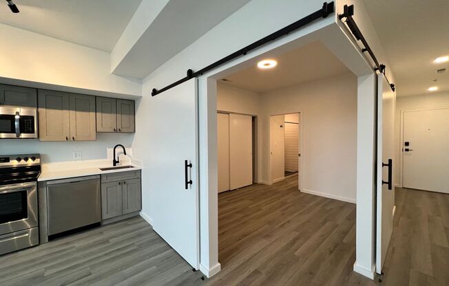 1 bed, 1 bath, 504 sqft, $1,615, Unit 612