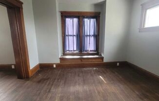 3 beds, 1 bath, $995