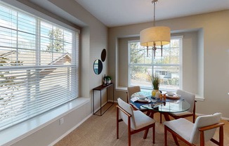 Upgraded Apartments for Rent in Sammamish WA - Boulder Creek - Dining Room