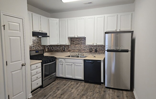 8631 NEUSE CLUB LN