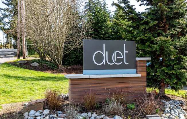 Duet Apartments in Lynnwood, Washington Monument Sign