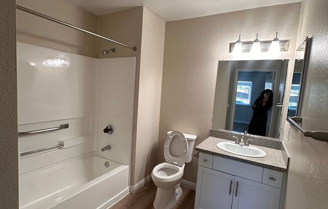 2 beds, 2 baths, 900 sqft, $2,395, Unit 134