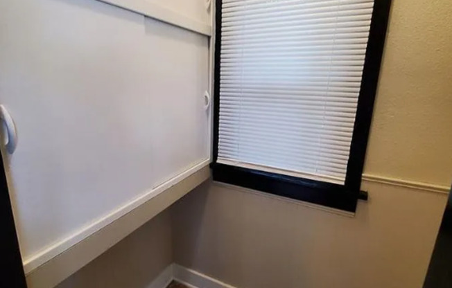 2 Bedroom Home with Detached Garage, Fenced Yard + Pet Friendly!