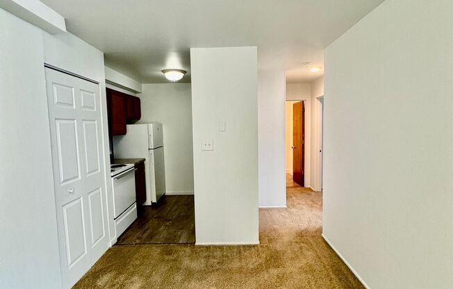 2 beds, 1 bath, 950 sqft, $1,295, Unit #15