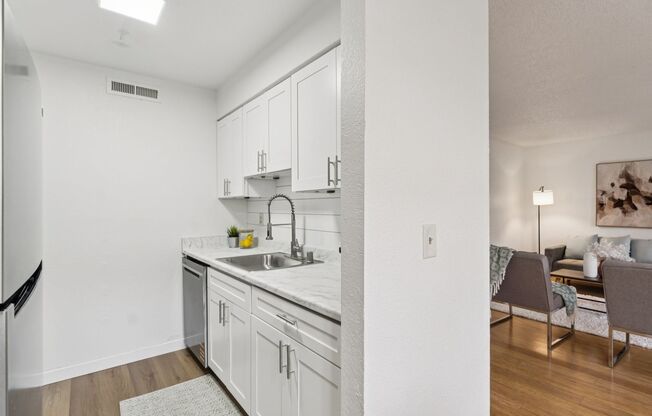Well maintained 2bd Bellevue Condo