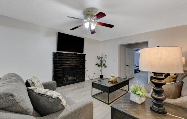 Flexible 4-Bedroom Main Residence with 3 Attached Studios – 7-Bedroom Potential
