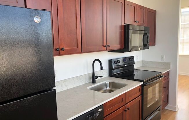 2 beds, 1 bath, 900 sqft, $1,999, Unit 200
