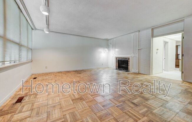 2004 NW 28 ST