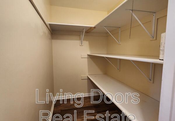 307 S 47 ST
