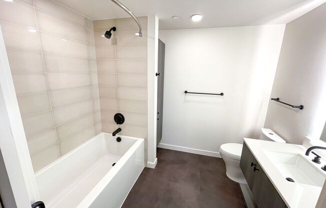 2 beds, 2 baths, 1,100 sqft, $6,495, Unit 401