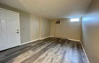 2 beds, 1 bath, 800 sqft, $850, Unit A8