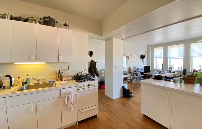 1 bed, 1 bath, 550 sqft, $1,695, Unit 5959-301