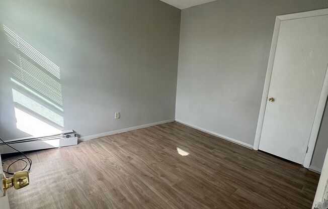 2 beds, 1 bath, $1,600, Unit Unit 17