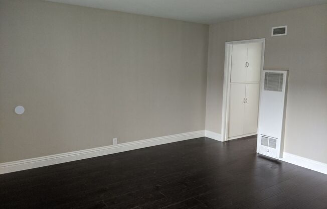 1 bed, 1 bath, $1,895, Unit 761 E. 46th St. #16