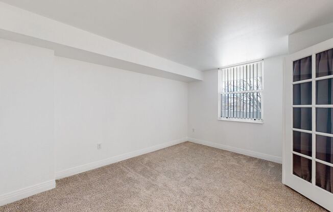 2 beds, 2 baths, 873 sqft, $1,810, Unit 601 W 11th Ave