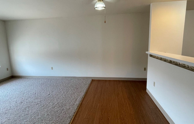 2 beds, 1 bath, 1,000 sqft, $1,000, Unit TE218X-225