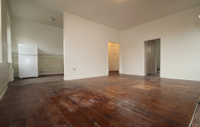 214 W Monument Street