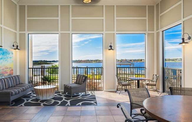 Lake Vue Clubhouse | Dr. Phillips Neighborhood | Orlando, FL