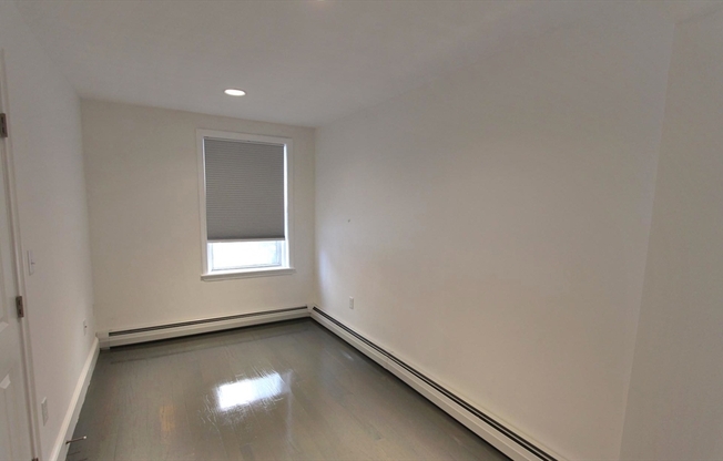 2 beds, 1 bath, 800 sqft, $4,500, Unit 9