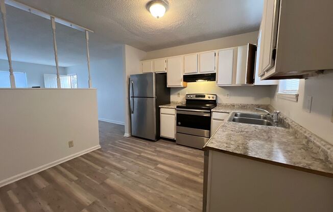 2 Bedroom, 1 Story Duplex in Gallatin. SPECIAL: HALF OFF FIRST FULL MONTH'S RENT!