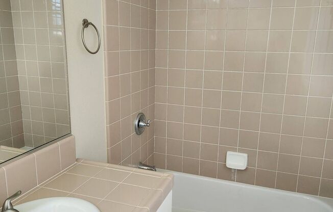 Studio, 1 bath, $1,600