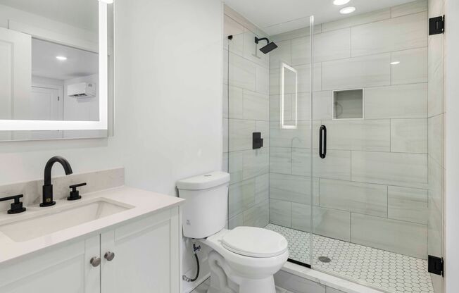 2 beds, 2 baths, 973 sqft, $1,495, Unit L116