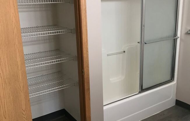 2 beds, 2 baths, 989 sqft, $1,189, Unit 1-309