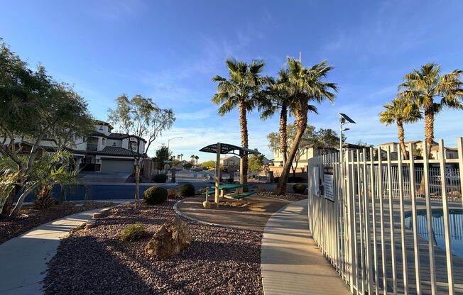 2 Bed +Loft Amazing Townhome