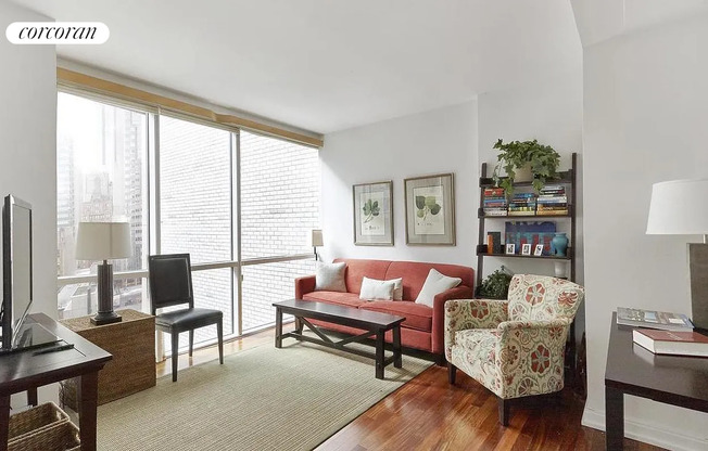 60 E 55 ST